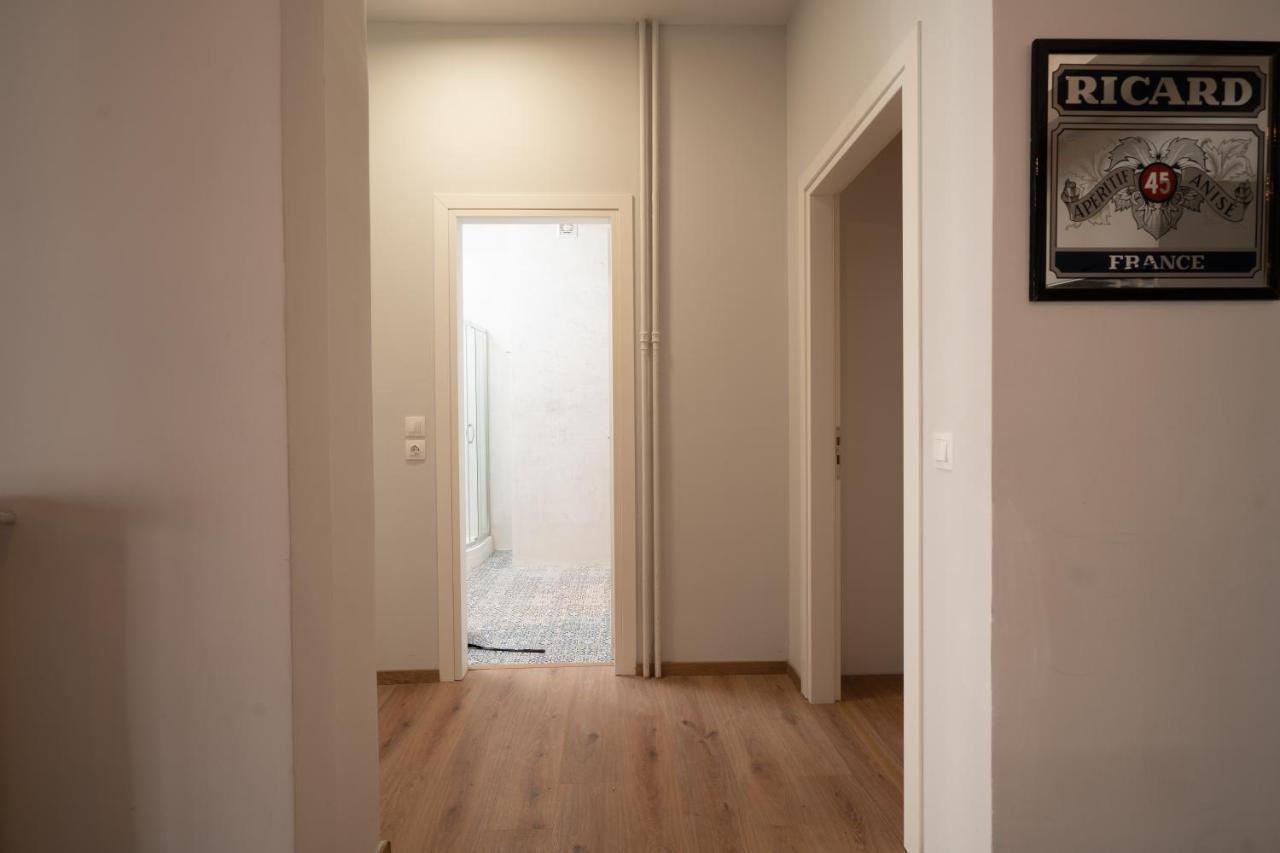 Exclusive Apartment In The Heart Of Атина Екстериор снимка