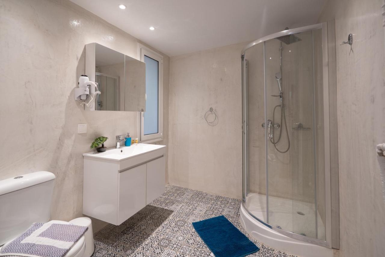 Exclusive Apartment In The Heart Of Атина Екстериор снимка